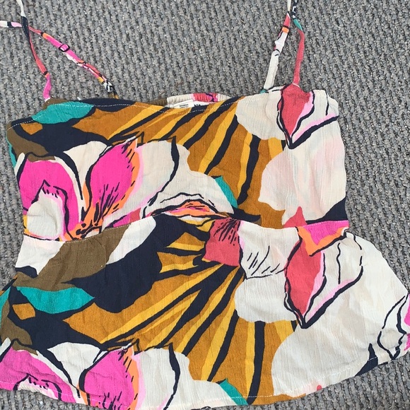 Billabong top - Picture 1 of 2